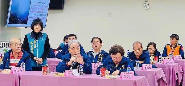 「新北蛋白區」突破13萬人 這些問題待解決... 座談會中里長就提案表達建議。圖/新北市政府提供