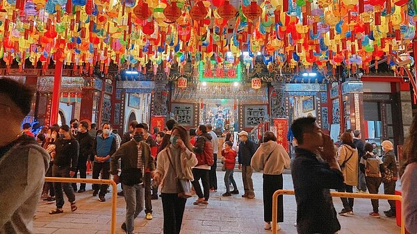 2024年買房運如何?吉凶全公開 「2生肖」忌獨立孤行、當心受騙 台南過年拜拜、元宵燈節。圖/好房網News記者黃芸涵攝影