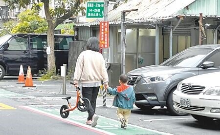 少子化成國安危機，其中台北市更飽受出生人數連年降低之苦，從2014年2萬9024人到2022年1萬4528人，已連續8年負成長，所幸在2023年止跌回升約10.3％。（本報資料照片）