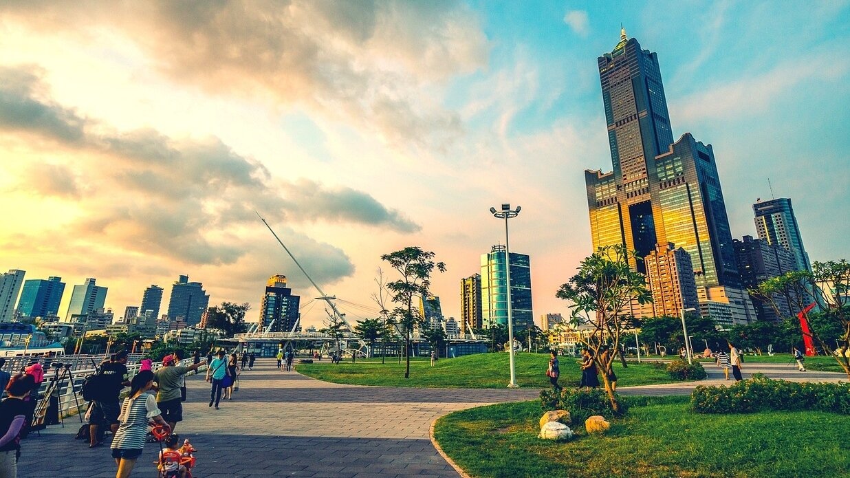 ▼原PO列出高雄正在進行的5項建設,並說明建設帶來的正面效應。(示意圖/取自<a href="https://pixabay.com/photos/kaohsiung-eight-five-2728058/"><span style="color:#000000;">pixabay</span></a>)