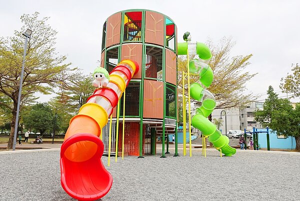 台南歸仁區運動公園特色遊具場完工啟用。圖/台南市政府提供