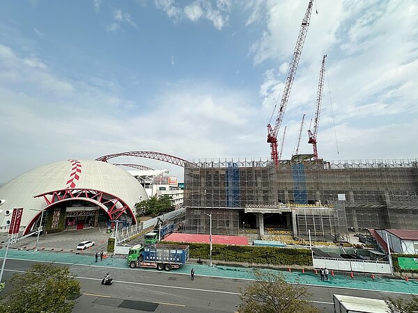 全國最大的重劃區、台中14期,房價基期較低的榮德段、洲際段,在巨蛋、洲際商城的題材加持下,形成具休閒機能的居住聚落。圖/好房網News記者林和謙/攝