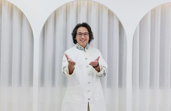 徐震諒提醒民眾保持穩定好心情。圖/人生後運規劃師徐震諒提供