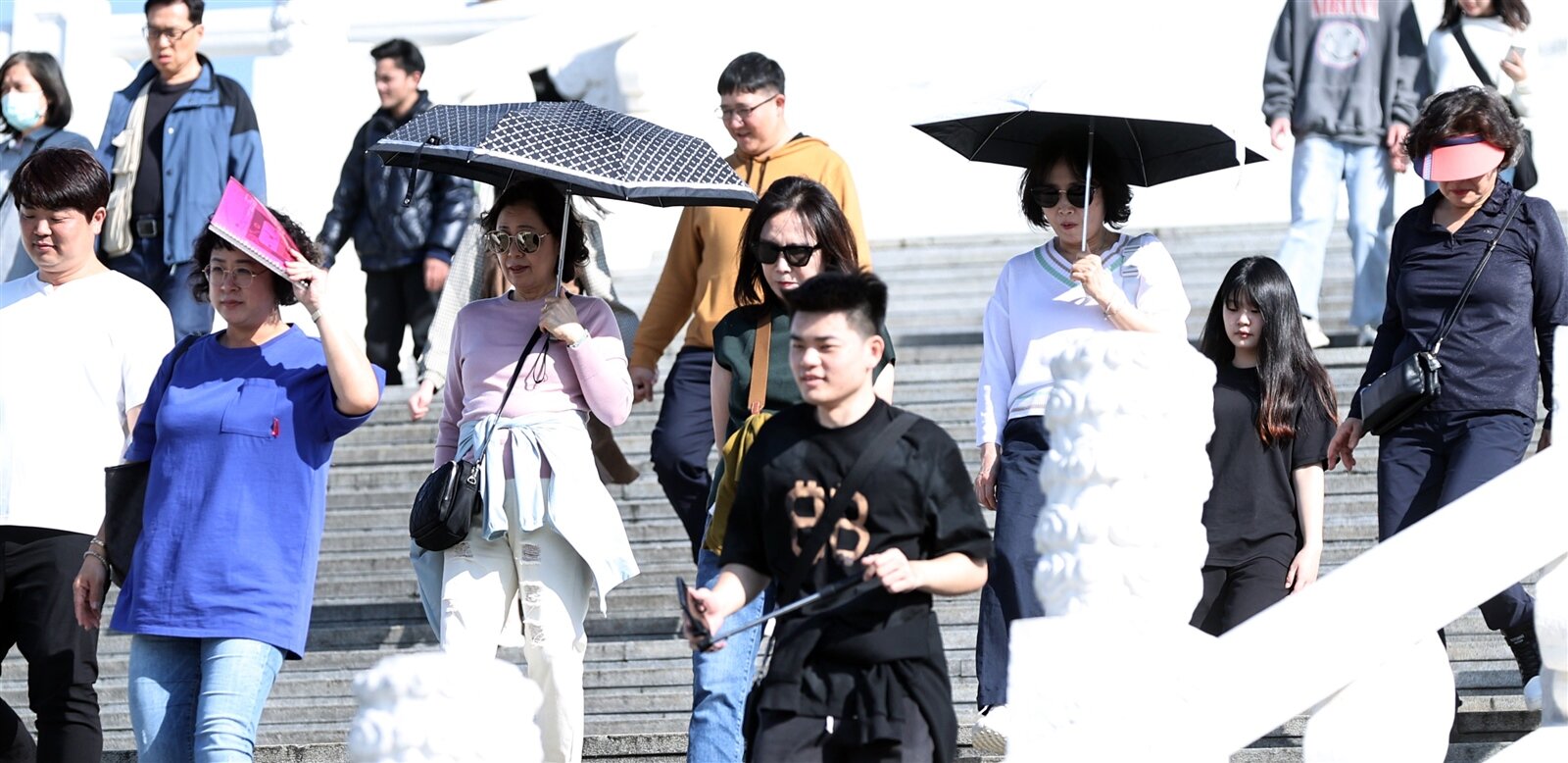 今天開工日,各地天氣多雲到晴。記者侯永全/攝影
