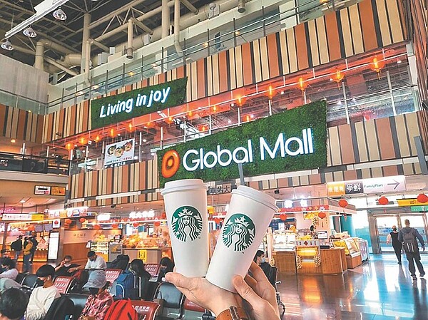 春節連假車站商場返鄉、走春人潮湧入,帶動業績雙位數成長。圖/環球板橋店提供