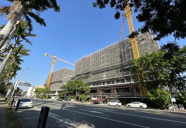 台南小東路北側公宅4月上樑。圖/台南市都發局提供