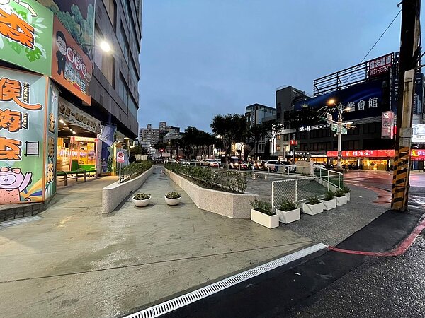 清除違建後,未來將導入YouBike2.0。圖/桃園市都發局提供