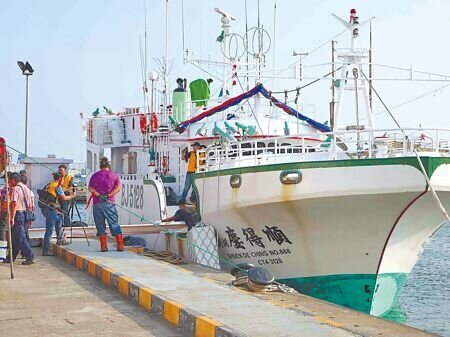 行政院會15日通過「海洋保育法」草案,未來主管機關可畫設海洋庇護區,另也通過「遠洋漁業條例」部分條文修正草案,禁止非法、未報告及未受規範的漁撈魚貨進口。圖為示意圖。(本報資料照片)