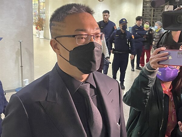 名嘴朱學恒今天出庭。記者王聖藜／攝影 