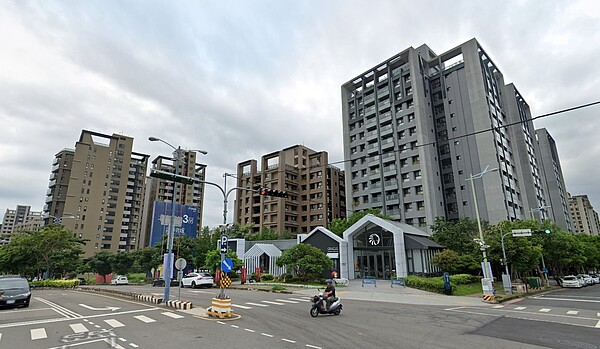 想吃外溢!他問台中「廍子vs.南區」買哪個?網曝首選:自住也不怕被割 網友想在台中買房投資,目前看中北屯的廍子重劃區以及南區的建案。圖為廍子重劃區街景。圖/Google Map