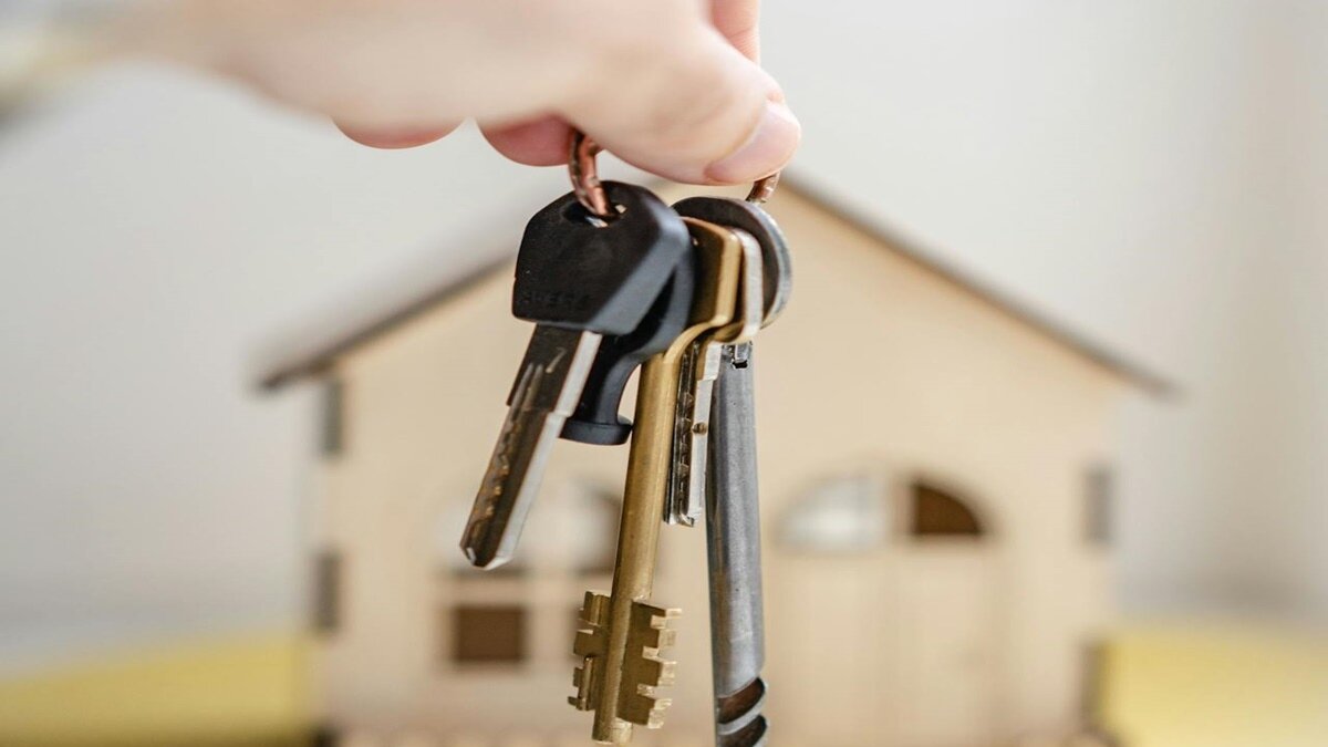 ▼原PO表示,雖然已有兩間房,但覺得老婆的收入完全可以用於投資,正在考慮是否再買第三間房,還是先生小孩。(示意圖/取自<a href="https://www.pexels.com/zh-tw/photo/7599735/"><span data-cke-saved-href="https://www.pexels.com/zh-tw/photo/7599735/"><span style="color:#000000;">pixabay</span></a>)