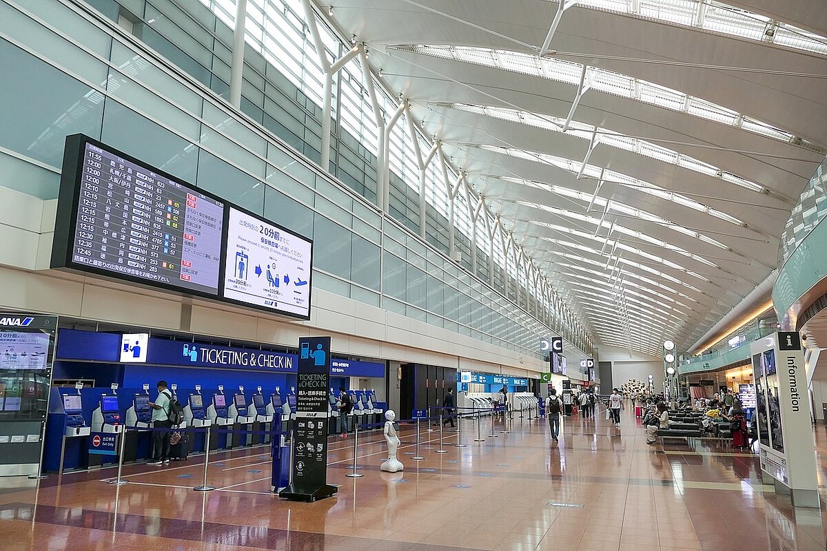 日本羽田機場和大阪國際機場將實施電子化通關,未來入境時間有望縮短在1分鐘內。圖為羽田機場。圖/維基百科