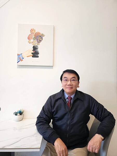 靳邦忠強調,撰書並非指導消費者如何購屋致富,而是從豐富的實務案例研習過程中,成為一位聰明的購屋者,讓消費者從此不再為買賣過程中,因為資訊不對等、廣告不實及商品瑕疵等不當交易行為所帶來的糾紛和困擾所苦。記者郭政芬/攝影