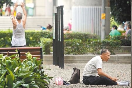 
高齡長者租屋困難，台北市議員詹為元提出市府應持續興建老人公寓，跨局處合作推動包租代管，讓房東有意願把房租給長者。（本報資料照片）
