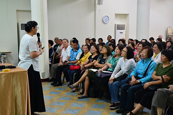 竹市2/25免費環保課邀民眾DIY果菜廚餘變「環保酵素」。圖/新竹市環保局提供