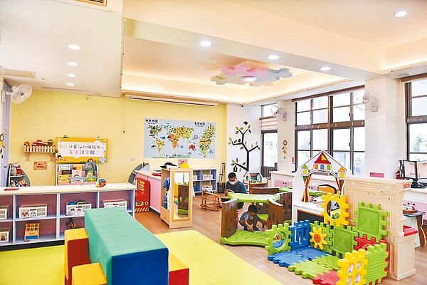 花蓮縣政府響應衛福部推動準公共托育服務,今年加碼獎勵措施,每月最高可領到3000元補助,鼓勵居家托育人員加入準公共托育服務行列。(花蓮縣政府提供/羅亦晽花蓮傳真)