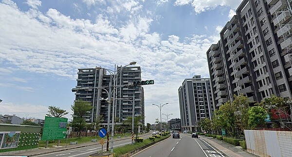 新竹外圍區「攻上4字頭」?專家曝買盤主力:房價省千萬! 受到大新竹房市「價差效應」,這幾年王爺壟持續吸引剛需買盤、長期置產客,帶動房價向上,可能往單價4字頭上攻。圖/google map