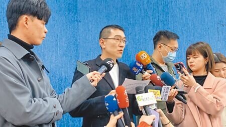 基隆市東岸廣場爭議延燒,基隆市長謝國樑23日舉行記者會強調「我絕對沒有吸毒」。(徐佑昇攝)