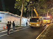 現場直擊！北市新建工地挖導溝驚傳坍陷　深度1.5公尺