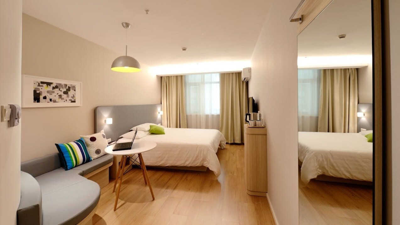 ▼原PO提出,若台灣朝少子化和不婚趨勢發展,將來房市的主流格局可能會從目前的「2房」變成「1房1廳1衛」。(示意圖/取自<a href="https://www.pexels.com/zh-tw/photo/271624/"><span style="color:#000000;">Pexels</span></a>)