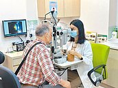 高度近視恐引發白內障提早報到