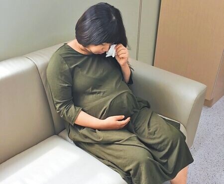 
孕婦產後憂鬱症不可輕忽。圖為情境照，非當事人孕婦。（本報資料照片）全國各縣市安心專線1925
