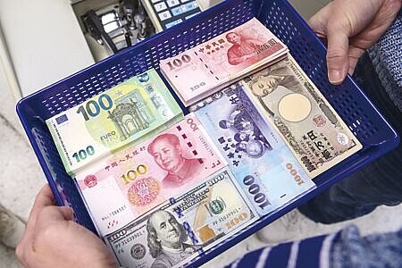 匯銀人士認為,金龍年外幣投資,美元是短期主角,日圓是中長期多頭標的,其他主要貨幣歐元、英鎊及人民幣是配角。圖∕本報資料照片
