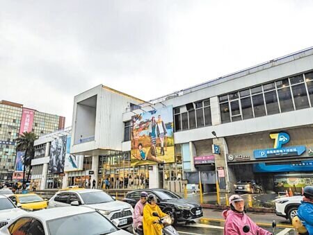 
基隆市東岸商場爭議持續延燒，基隆市政府26日表示，是非曲直應由司法機關依法處理，市府將靜待法院判決，相信司法會還給市府公道。（張志康攝）
