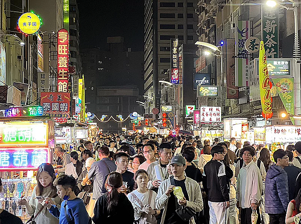 一名網友在PTT上發起討論，以前台北市寧夏夜市名聲不太好，但近幾年沒聽聞什麼負評，不禁疑惑，寧夏夜市的名聲是什麼時候開始變好？記者蔡世偉／翻攝