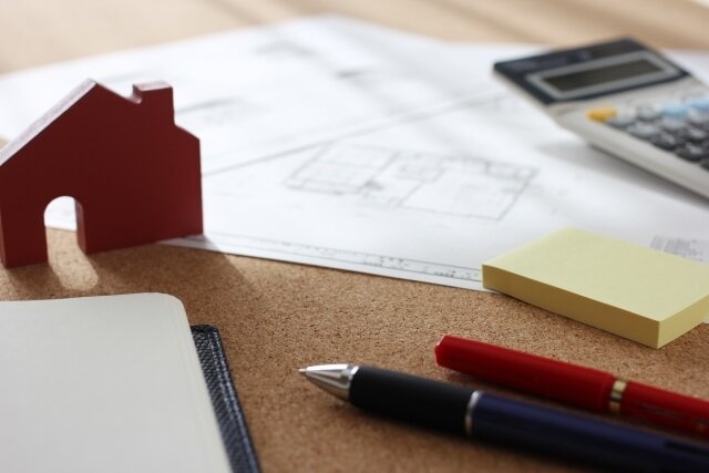 ▼原PO認為,算一算一坪也要6萬元設計裝潢費,並不低。(示意圖/photoAC)