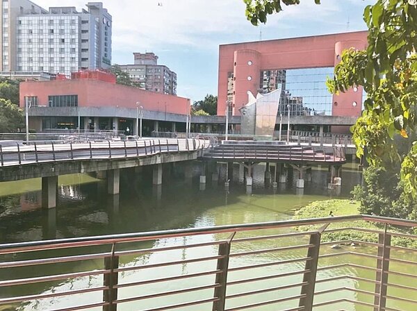 邁入40年歷史的台南文化中心預計明年進行全面性整修翻新工程。圖／南市文化局提供