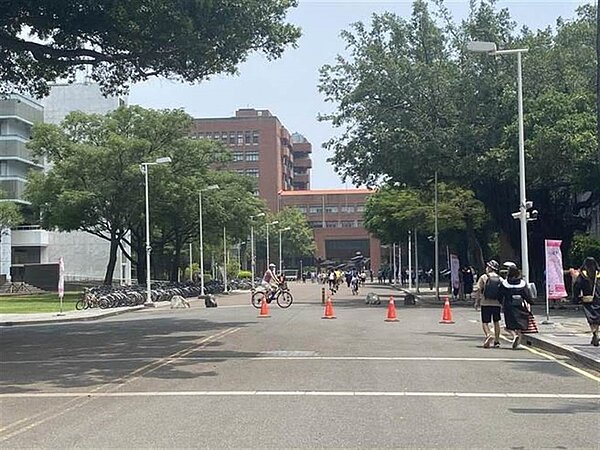 1111人力銀行與TUN大學網合作的「2024企業最愛大學調查」在27日發表,結果顯示去年冠亞軍排名互換,成大反超台大奪冠。圖/中時資料照