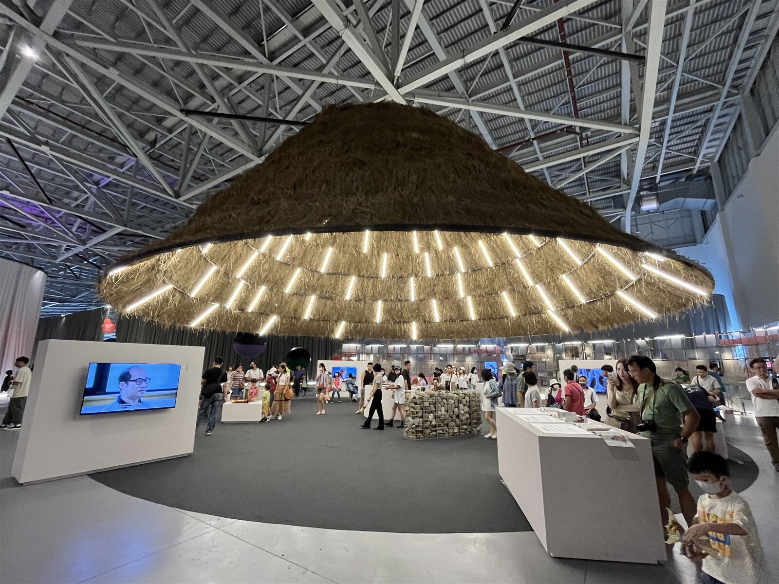 2025年台灣燈會在桃園,桃市府擇定在機捷A19站周邊道路及空地舉行,世客博「台灣館」也有機會成為室內布展空間。記者陳俊智/攝影