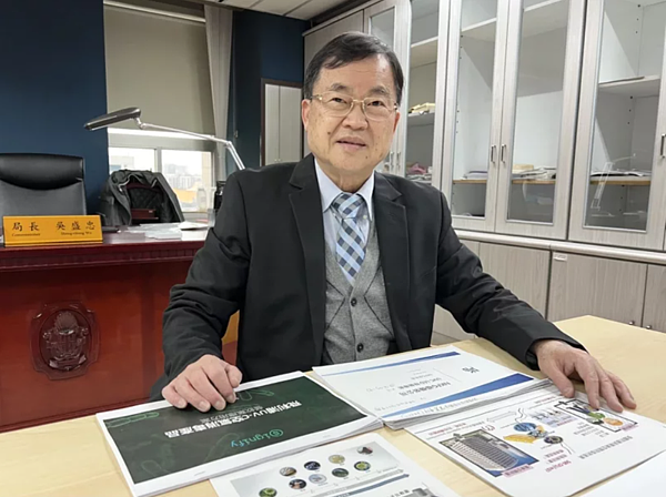 台北市環保局長吳盛忠因深坑大火請辭,表示懲處同仁做不到。聯合報資料照片