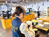 火鍋名店驚見蟑螂蔥花...客腹瀉　高市衛生局令停業消毒　今複查