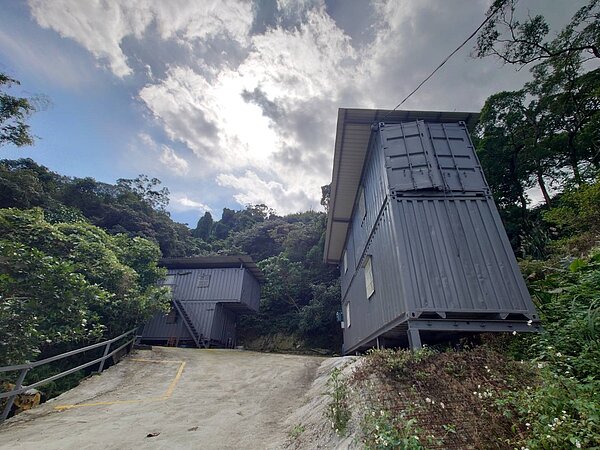 新店山區一處山坡地遭濫墾，新北農業局開罰共27萬。圖／新北市工務局提供