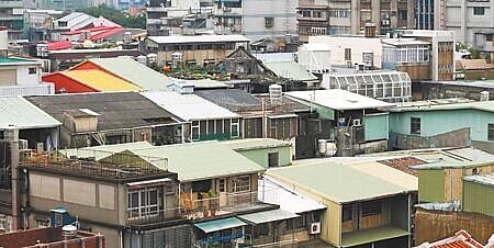 2近年造價大漲衝擊,累計台北市已有98件危老備註失其效力。(本報資料照片)