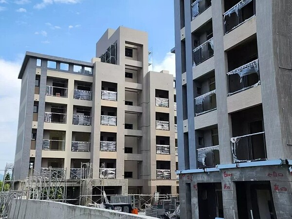 南投縣第一期青年住宅完工,3月1日起資格審查申請,民眾洽詢踴躍。圖/聯合報資料照片