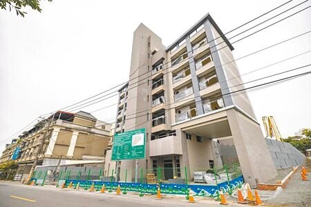 南投縣青年住宅第1期申購自1日起開放受理承購資格審查,縣府湧入逾百通申請及詢問電話,相當踴躍。縣府建設處提醒,青宅主要提供「無自有房屋的縣內青年」申請,自3月1日至受理至4月1日17時止。(本報資料照)