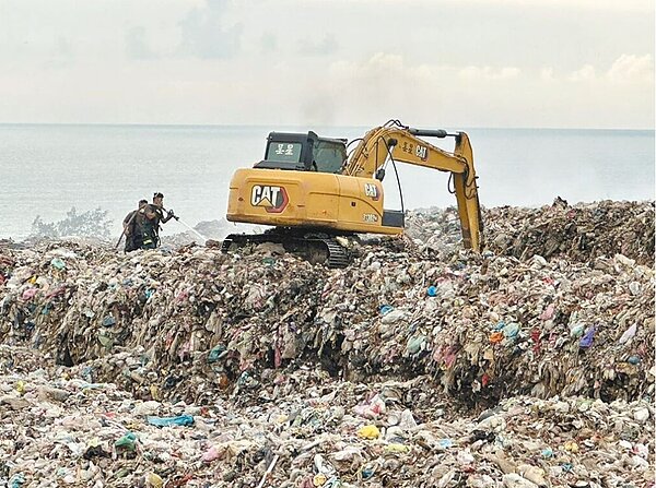 新豐垃圾掩埋場去年大火後,環保局推出諸多防制作為,同時焚化爐建設進度也已達85%。圖/新竹縣府提供