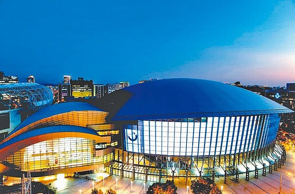 台北大巨蛋營運後,與台北小巨蛋的競爭合作關係讓外界好奇。圖為台北小巨蛋。圖/台北捷運公司提供
