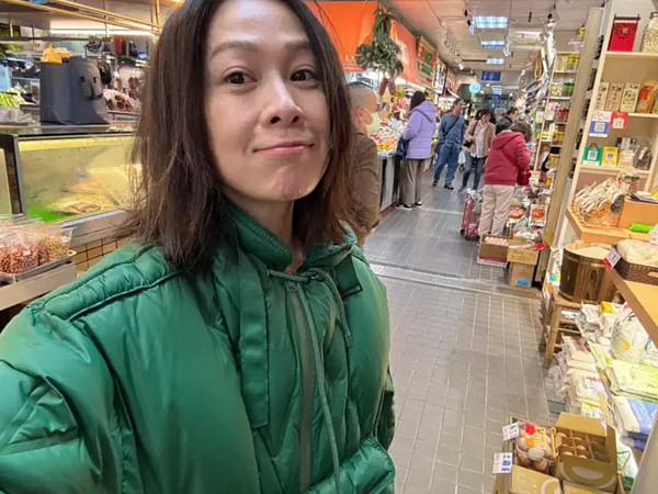 劉若英素顏上街模樣引發熱議。圖/摘自臉書