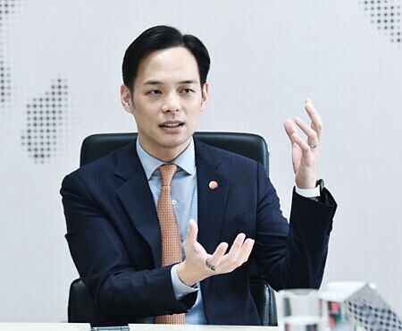 台灣大總經理林之晨表示，正積極與國際衛星業者洽談中。圖∕顏謙隆