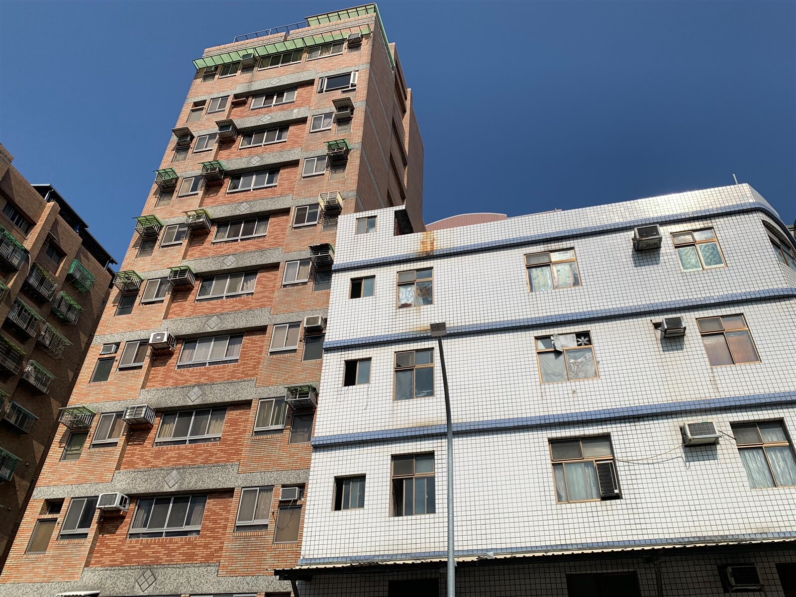 三重受損房屋鑑定預計需要1個月時間。記者葉德正/攝影