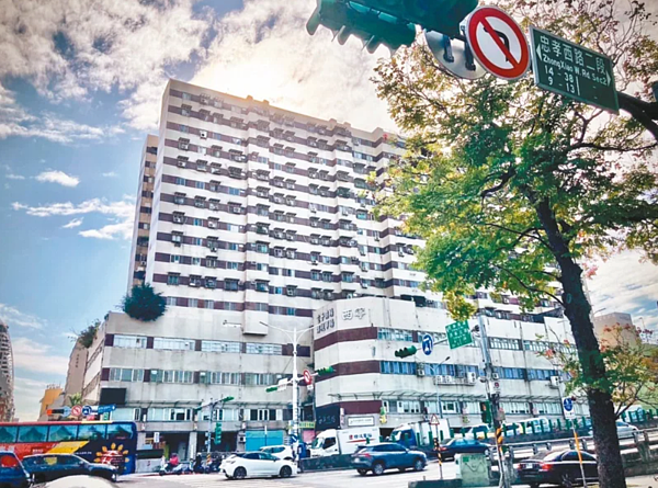 西寧綜合大樓於1982年啟用,至今逾40載,北市府預計2026年進行建物拆除工程並興建社會住宅。聯合報資料照片