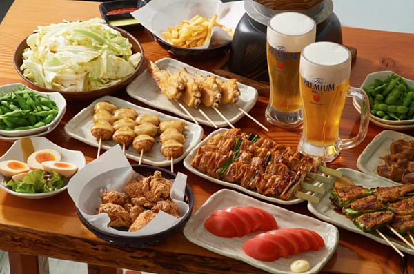 「鳥貴族」為日本知名平價居酒屋,預計將於今年登台開設分店。圖/擷取自鳥貴族/YAKITORIYA TORIKIZOKU粉絲頁