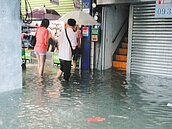 基市府幫忙抽水　居民不用掏腰包