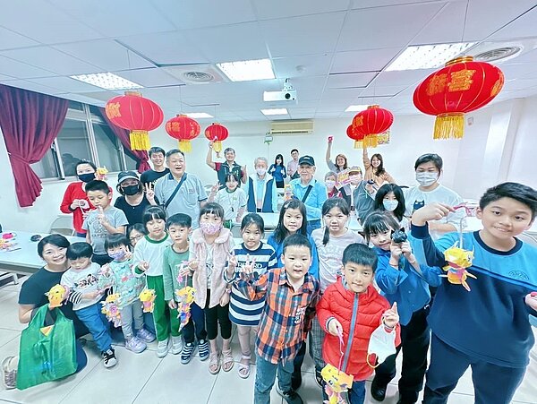 店街里-元宵猜燈謎活動