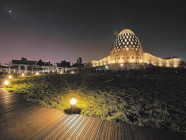 「嘉義市阿里山林業村新建營運移轉案」徵求民間參與，7.27公頃面積包括秀泰影城對面的阿里山林業村「森林之歌」裝置藝術範圍。（林鐵及文資處提供／呂妍庭嘉義傳真）