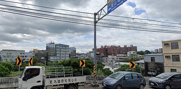 寶山鄉目前預售屋單價來到4字頭,甚至有中古華廈的賣方開價驚人,比其當初購入價格就拉高近1千萬元。圖/google map